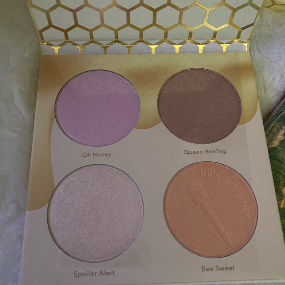 Makeup bundle - Picture 3 of 6